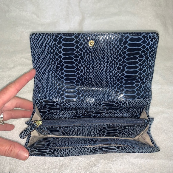 MICHAEL KORS Blue Gold Snakeskin Reptile Python Long Bifold Wallet - Picture 12 of 13